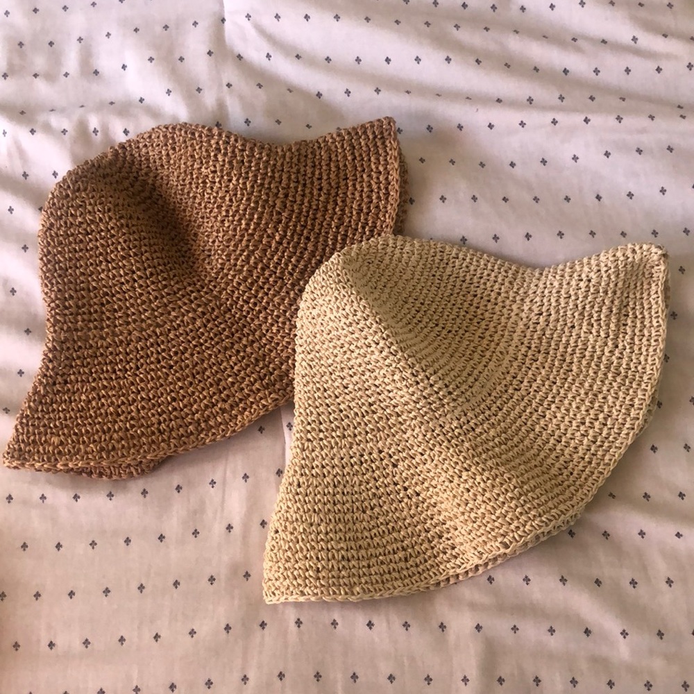 Set of two sun hats